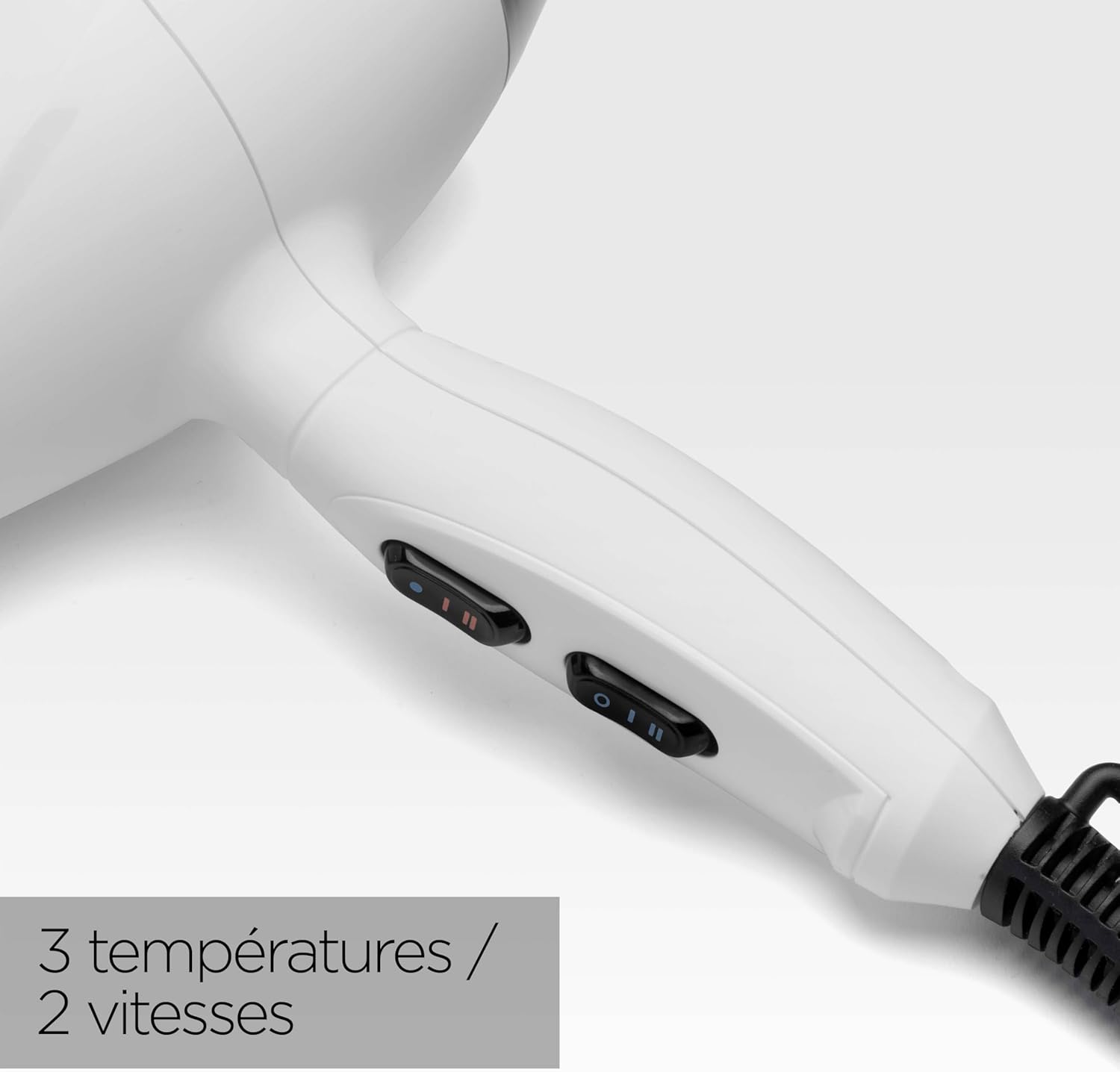 BaByliss Sèche-cheveux Speed Pro 2000 Sèche cheveux 2000W Moteur Professionnel AC Fabriqué en Italie Léger Technologie Ionique Anti-Frisottis 3 réglages température 2 réglages vitesses Blanc 6704WE