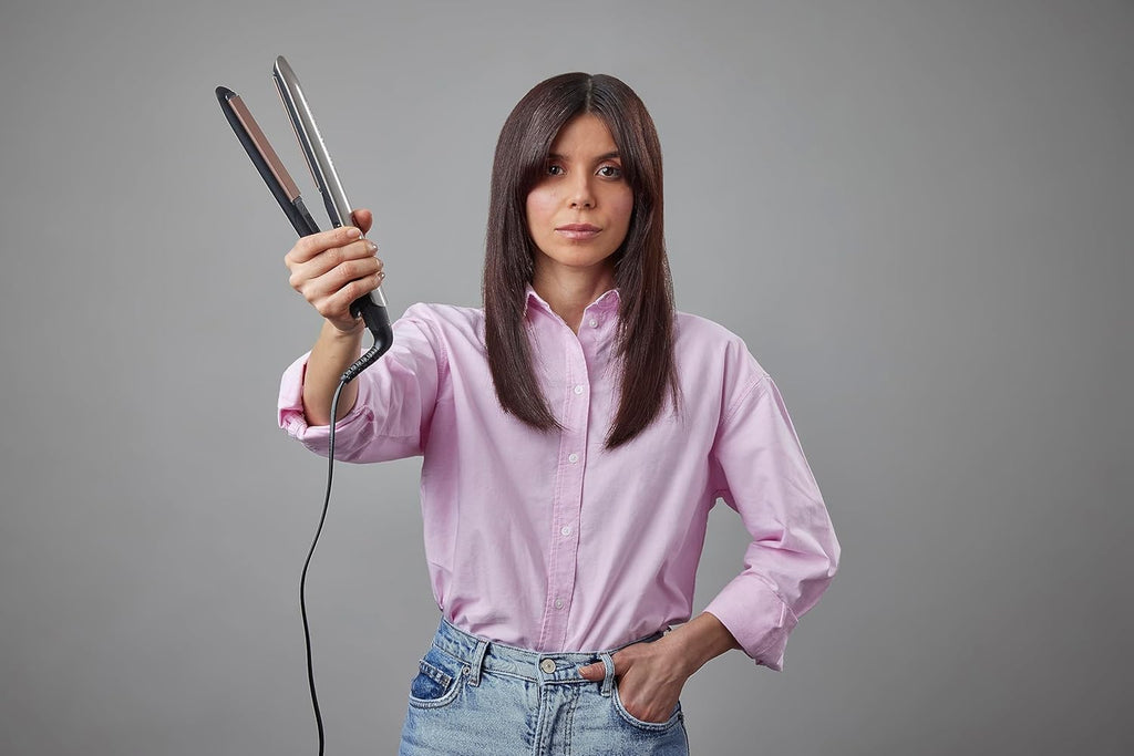 Remington Lisseur Cheveux [Soin Kératine & Huile d'amande] Protect (Soin des cheveux, Céramique, Ecran LCD, 10 réglages de Température 150-230°C, Voltage universel,pochette) Fer à lisser S8540